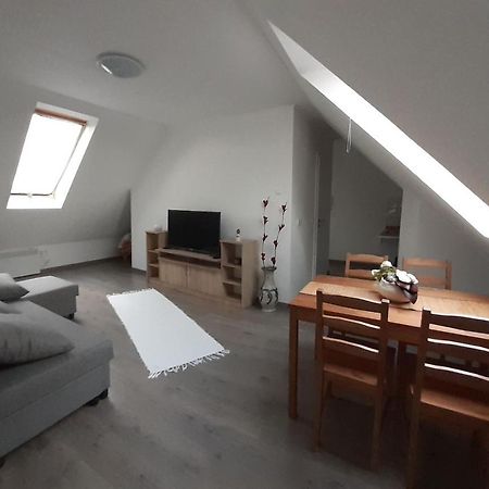 Peak Apartman Eger Luaran gambar