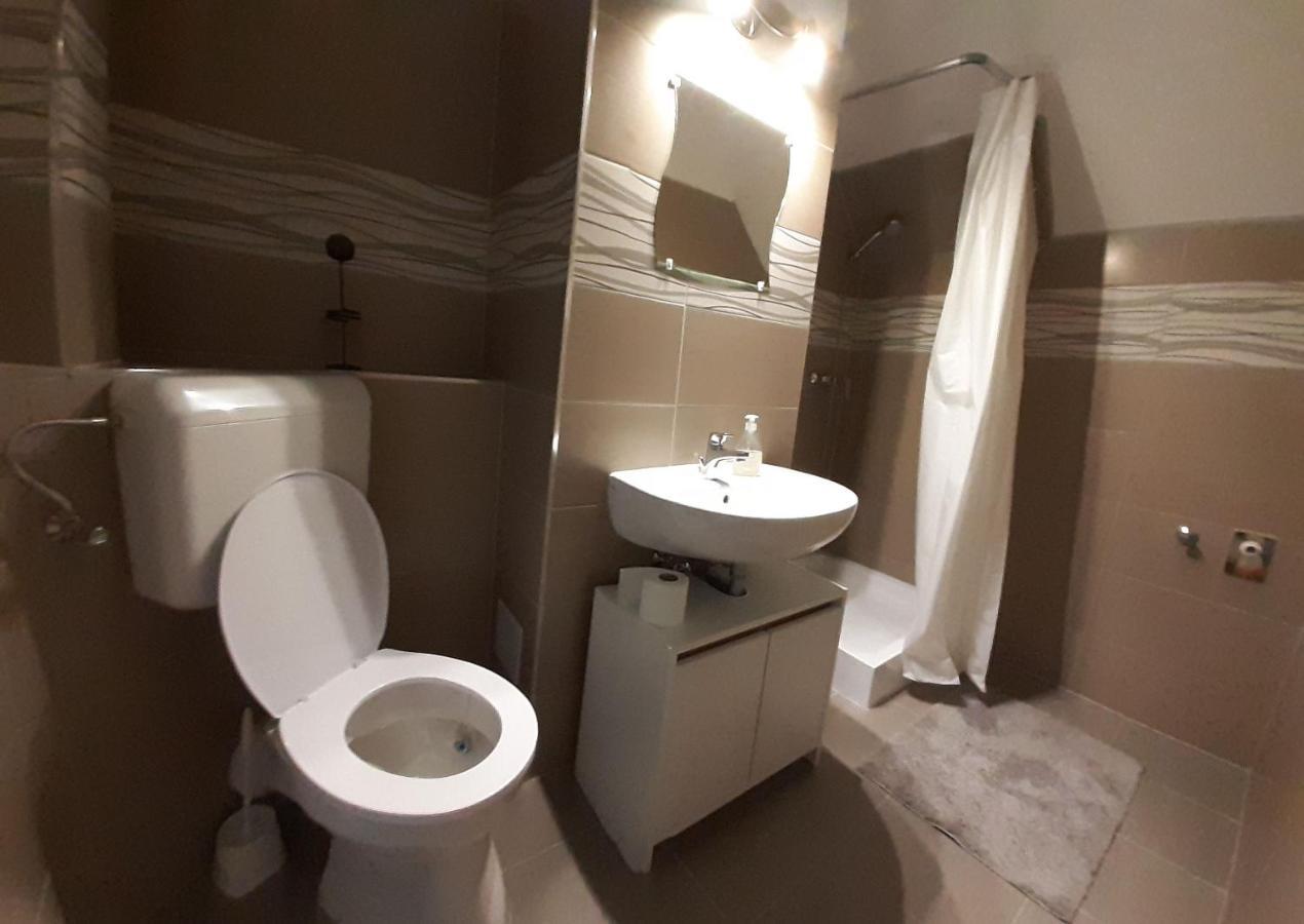 Peak Apartman Eger Luaran gambar