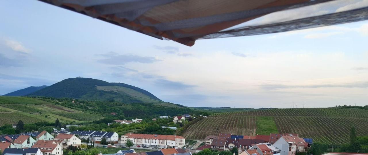 Peak Apartman Eger Luaran gambar